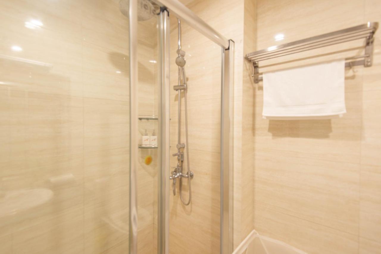 22Housing Hotel & Residence 81 Linh Lang Hanoi Esterno foto